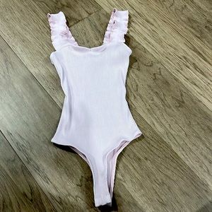 ALYA Francesca’s ribbed bodysuit tank light pink size S